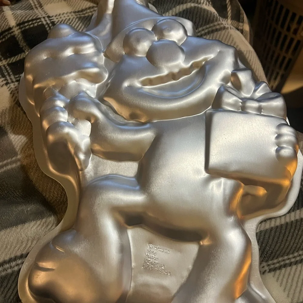 Vintage Wilton Elmo Cake Pan 1995 retired